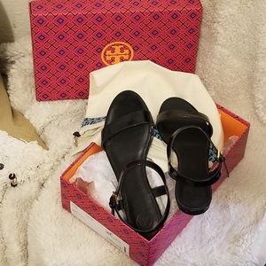Tory Burch Laurel Flat Sandals size 9 Black Patent